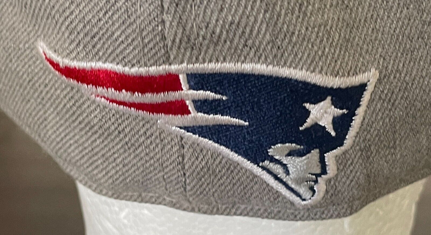 Fan Cap NEW ENGLAND PATRIOTS NFL Grey & Red 59FIFTY Fitted Cap Size 7 3/8/58.7cm