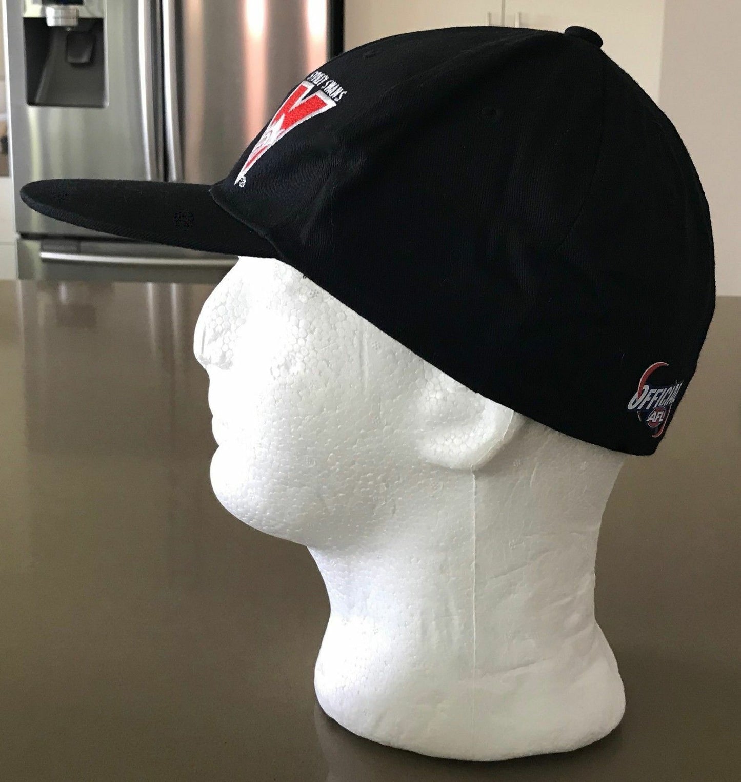 Fan Cap SYDNEY SWANS AFL Black Red & White Official Snapback Mens Slapback