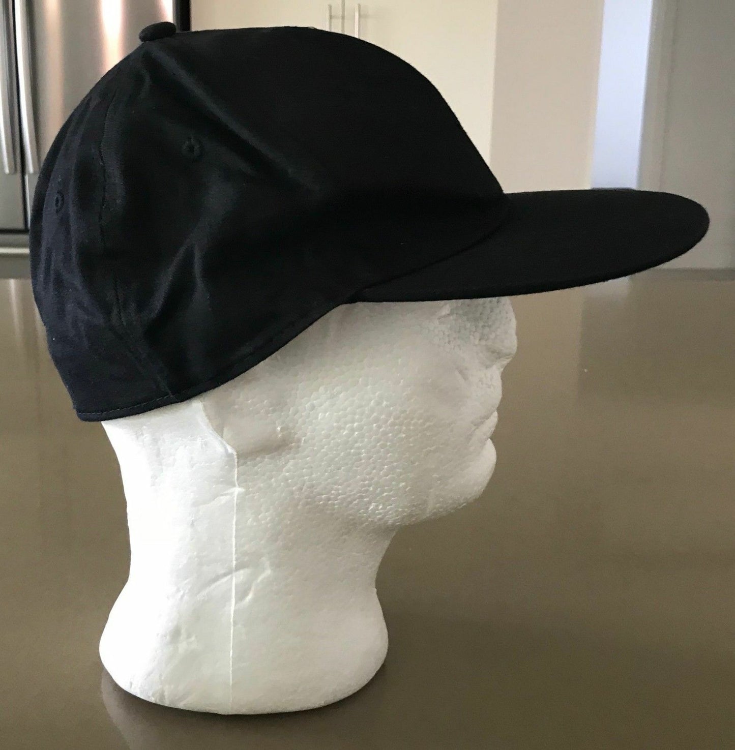 Fan Cap SYDNEY SWANS AFL Black Red & White Official Snapback Mens Slapback