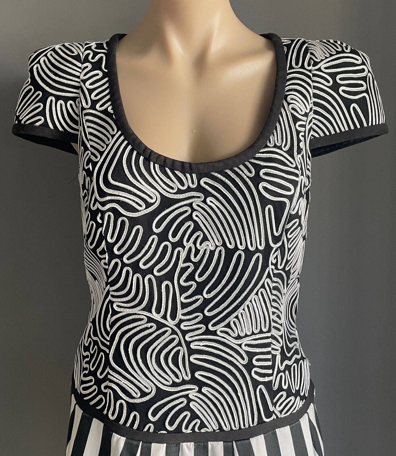 G2 by GEORGE GROSS Drop Waist Dress Black & White Cap Sleeves Dress Size 12