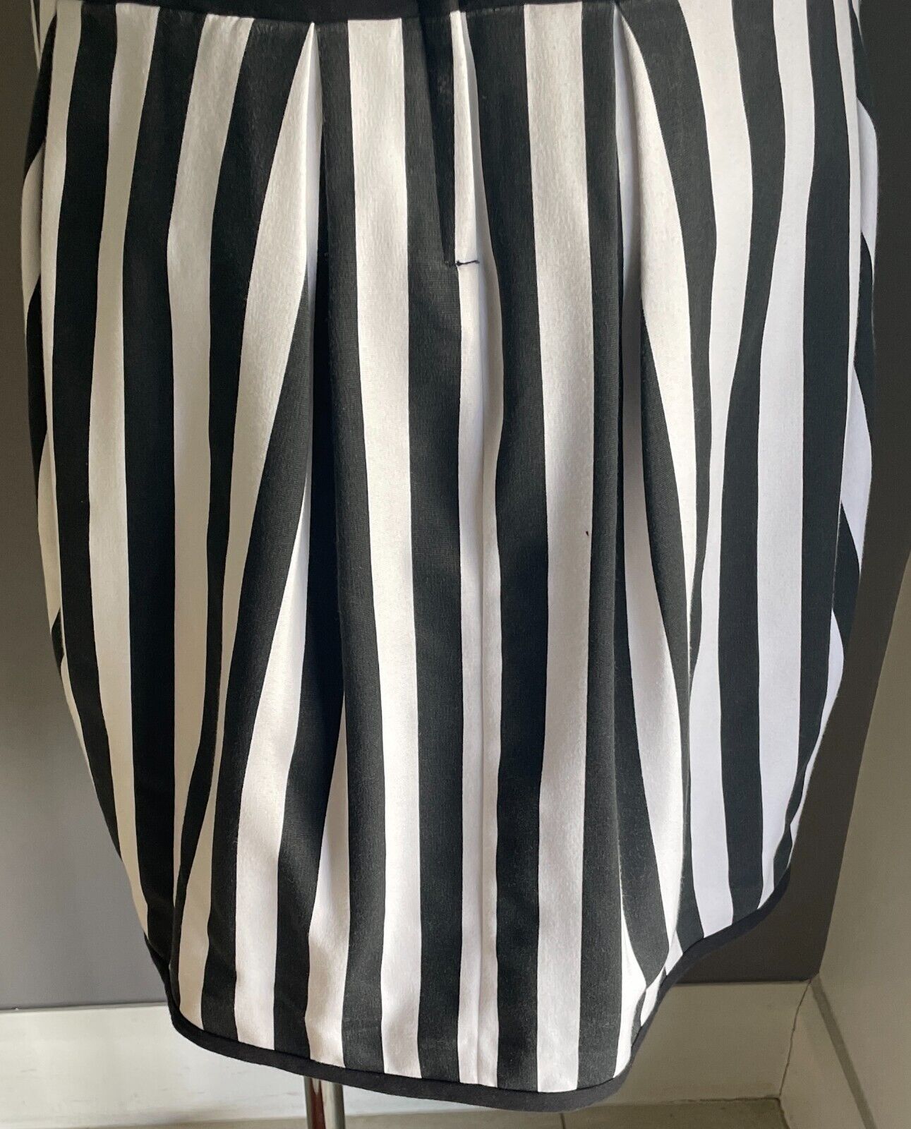 G2 by GEORGE GROSS Drop Waist Dress Black & White Cap Sleeves Dress Size 12