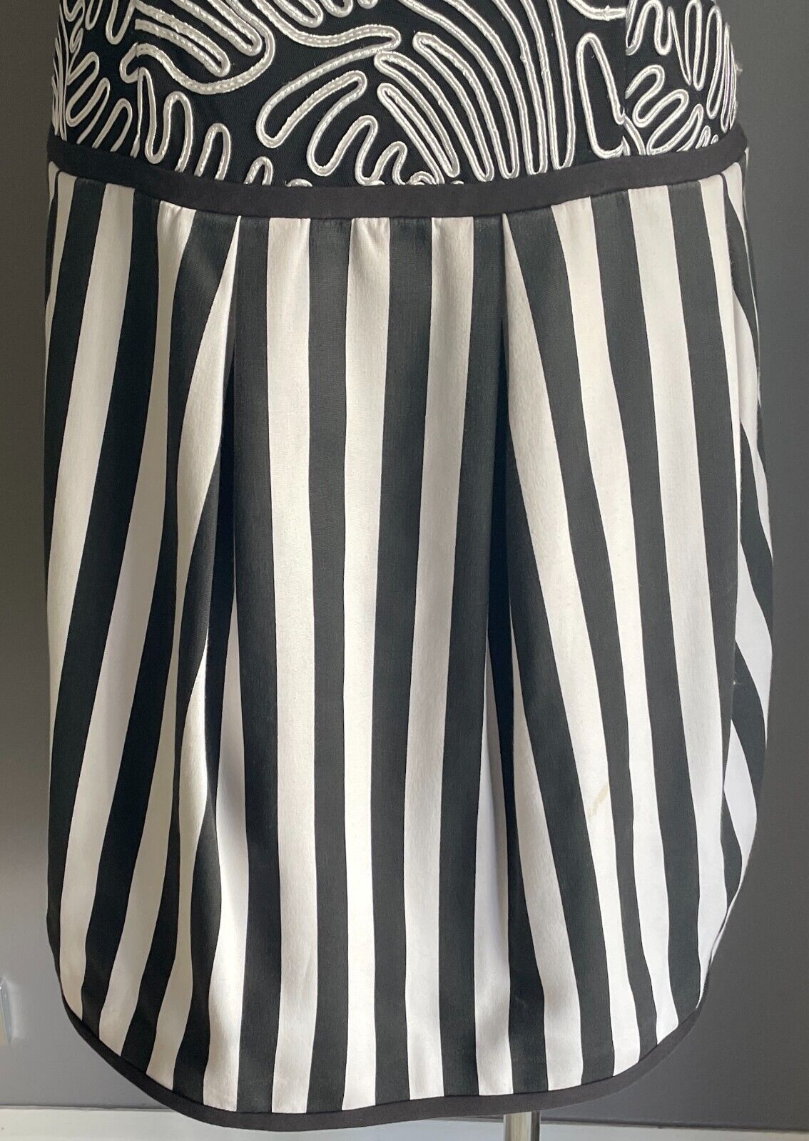 G2 by GEORGE GROSS Drop Waist Dress Black & White Cap Sleeves Dress Size 12