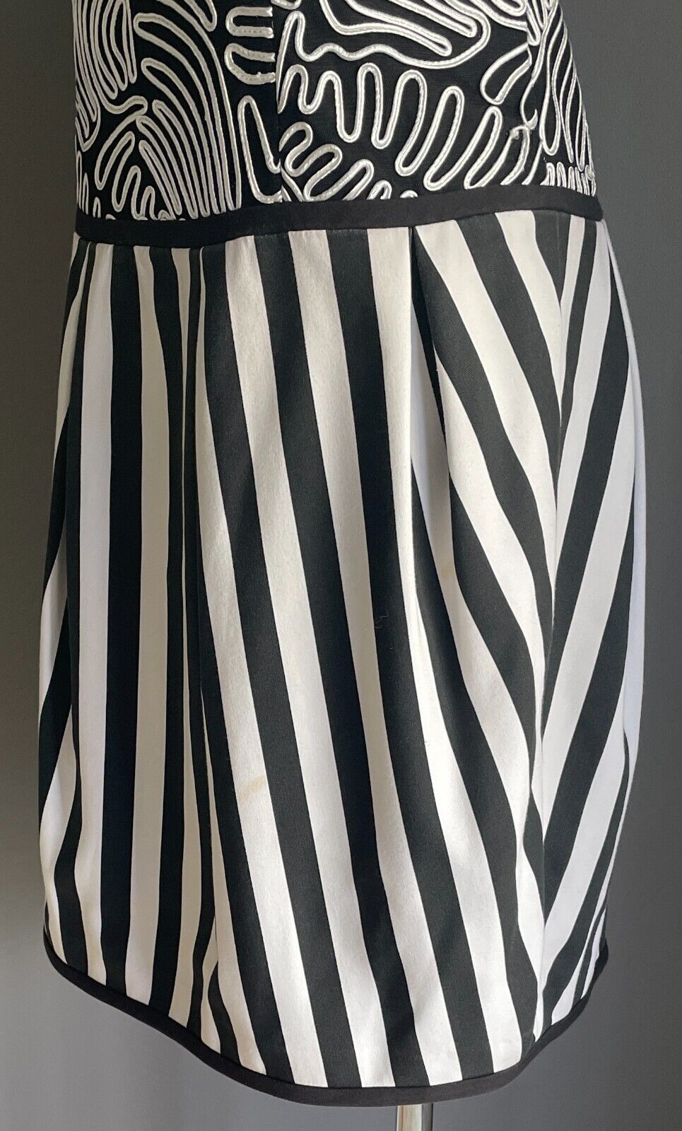 G2 by GEORGE GROSS Drop Waist Dress Black & White Cap Sleeves Dress Size 12