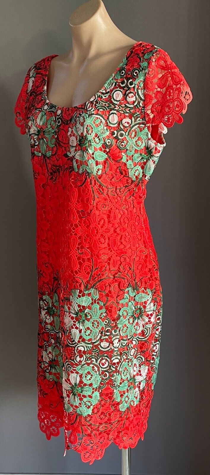 SISTERS OF ART Deep Coral Red Green White Lace Cap Sleeve Sheath Dress Size 18