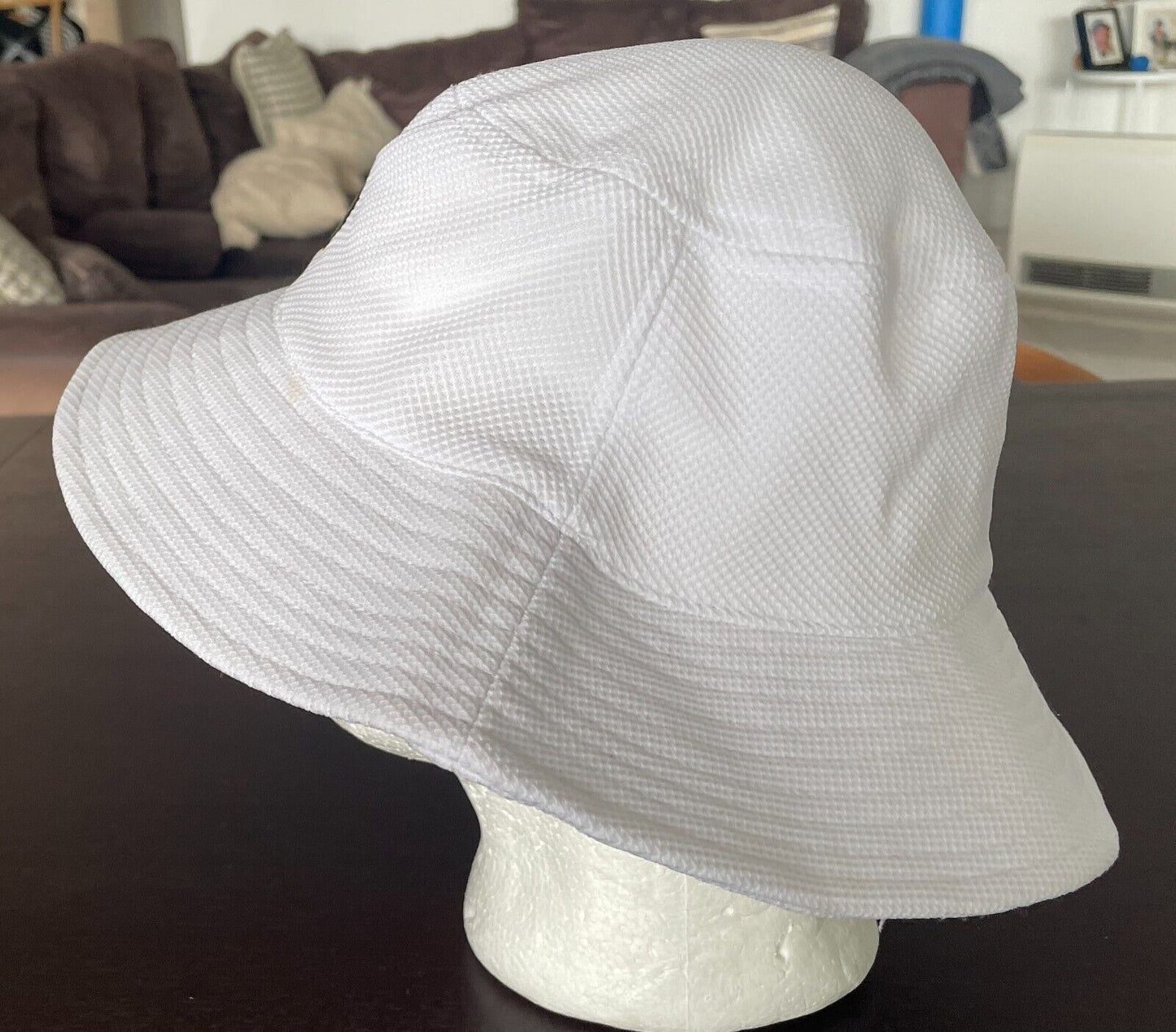 GRACE COLLECTION White Bucket Hat Size S M Embroidered "G"  UPF 50+ Sunhat