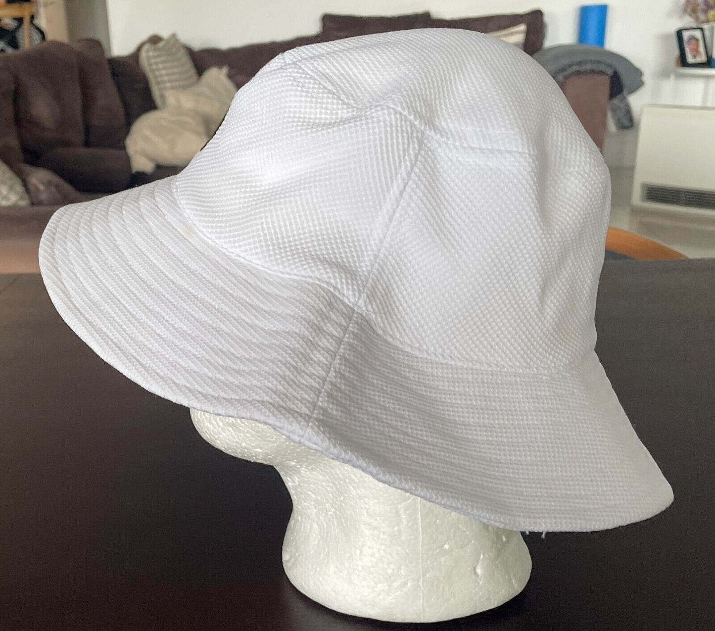 GRACE COLLECTION White Bucket Hat Size S M Embroidered "G"  UPF 50+ Sunhat