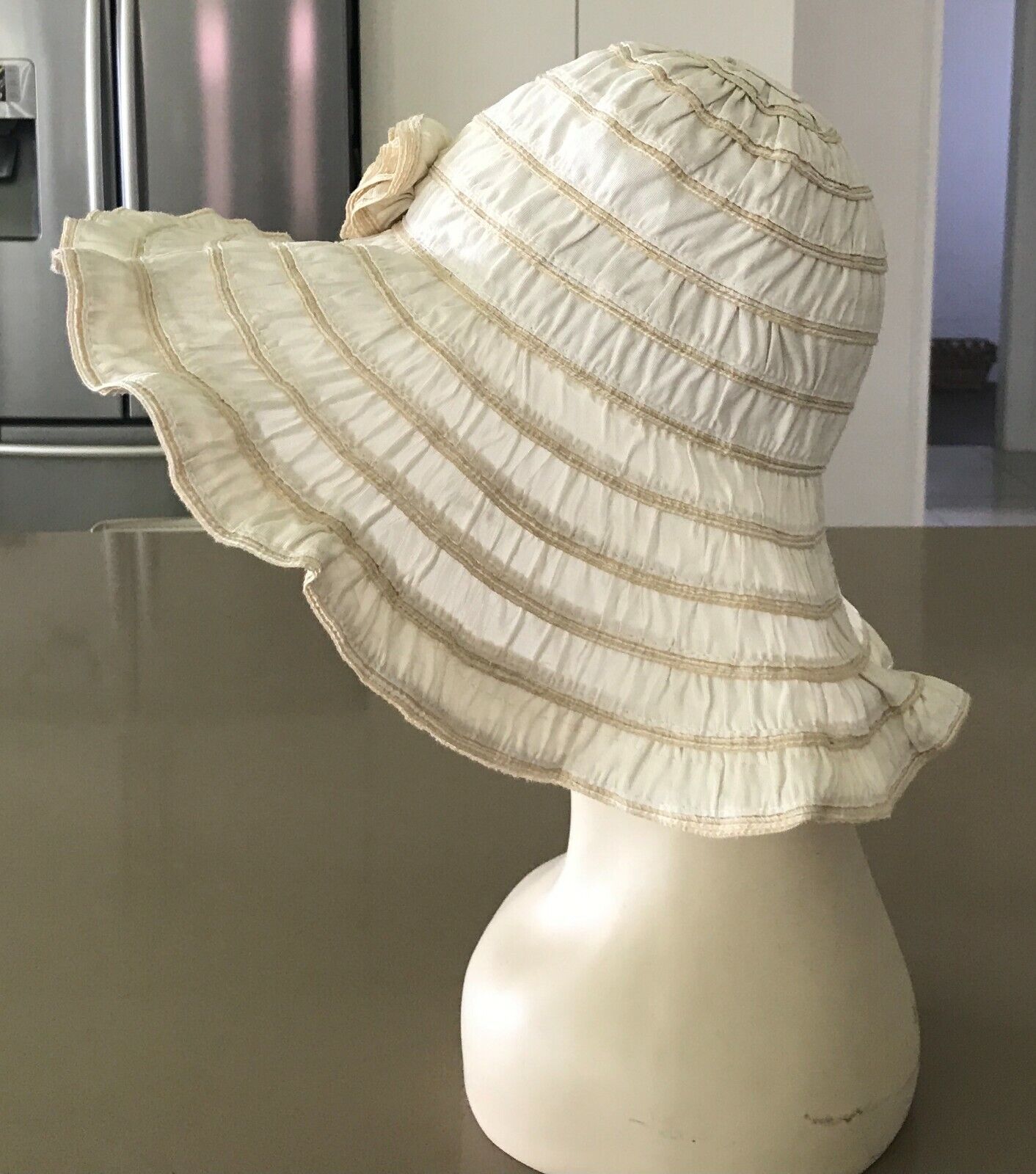 TRIPLE SSS Sunhat Cream & Beige Wide Brim Bucket Hat Floral Trim Size 58cm Beach