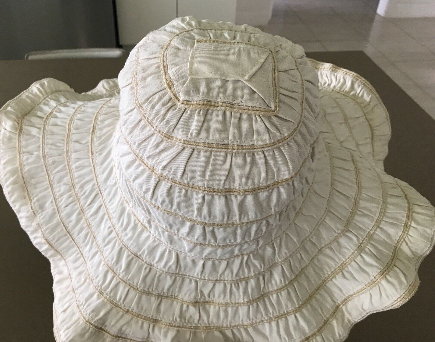 TRIPLE SSS Sunhat Cream & Beige Wide Brim Bucket Hat Floral Trim Size 58cm Beach