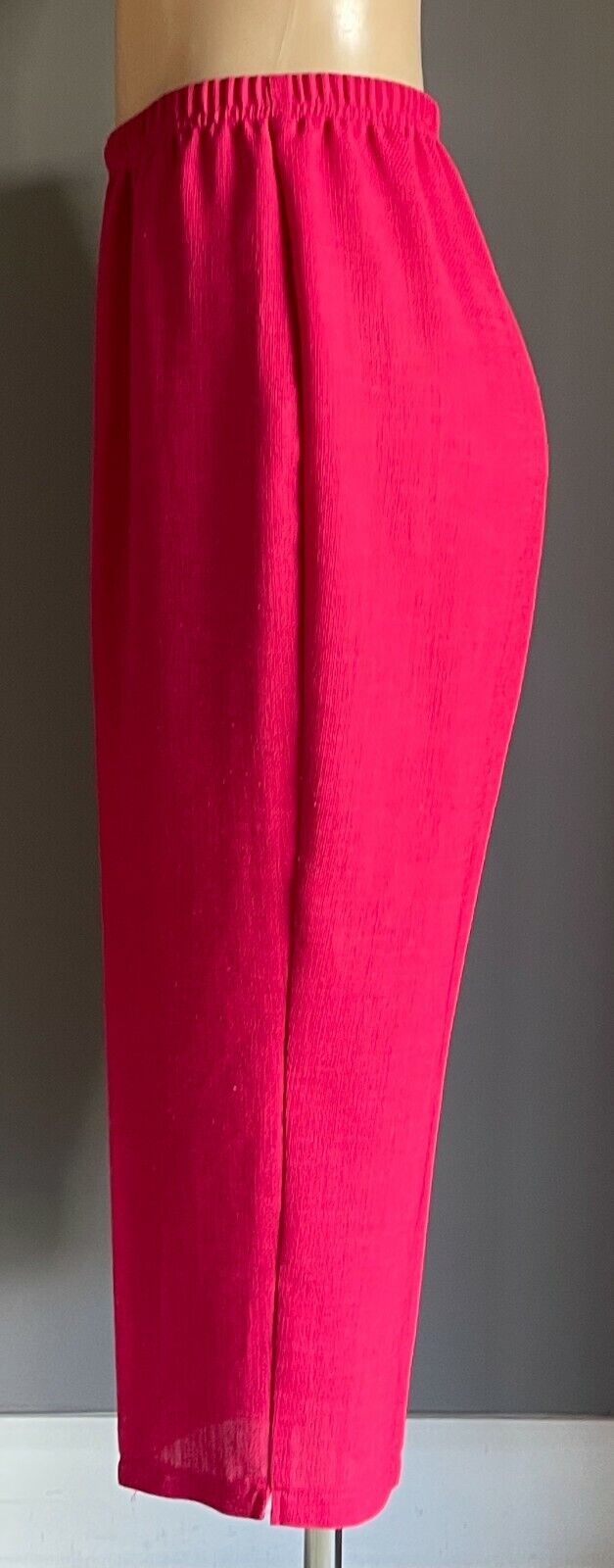 CLUB CAPRI Pants Cerise Straight Leg Elastic Waist Ladies Size 16 Trousers Retro