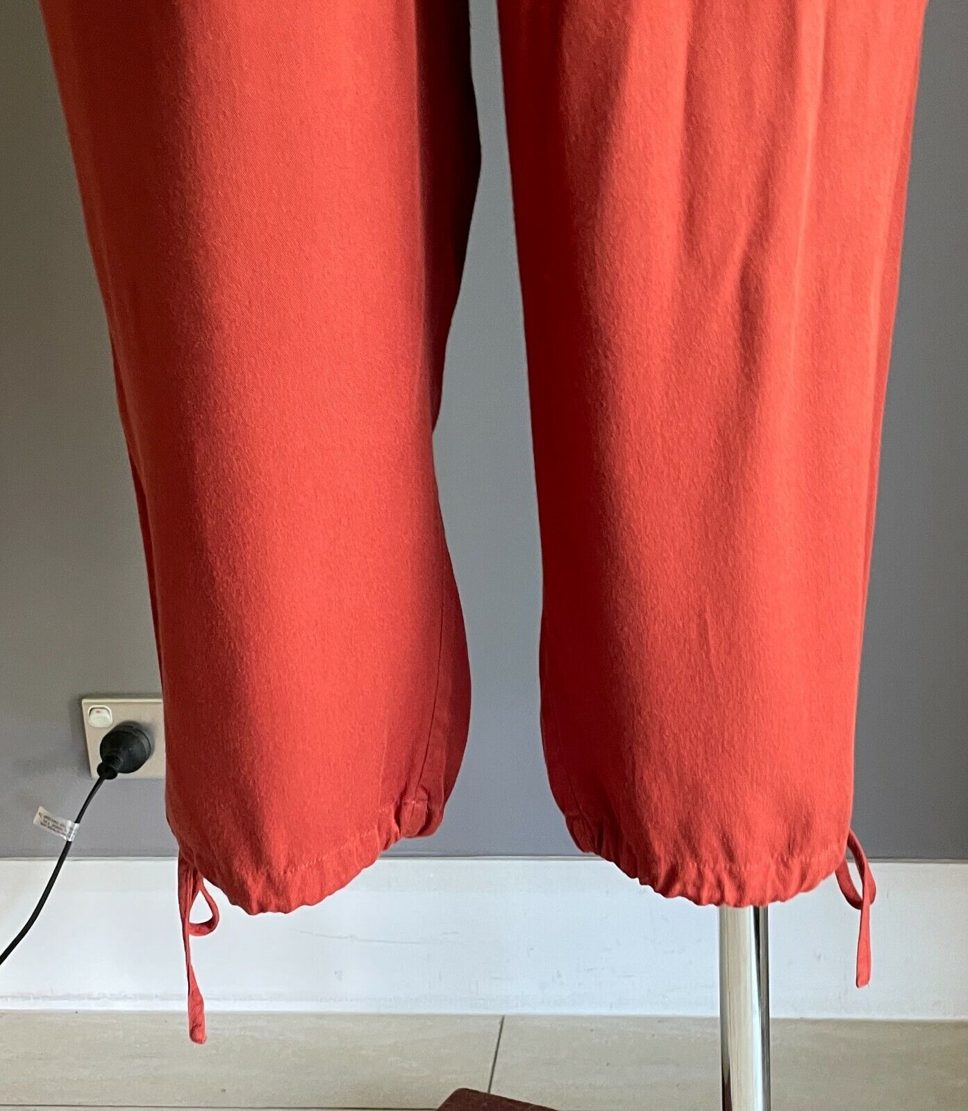 ROCKMANS Relaxed Fit Pants Rust Red Elastic Waist Cropped w Ties at Hem Size 16