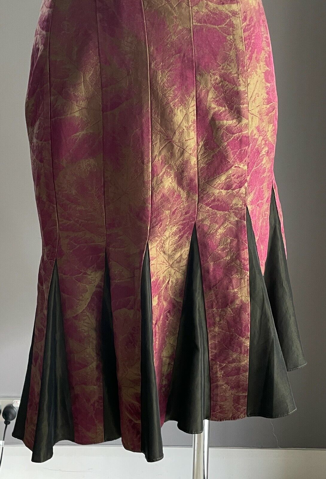 BANG by MESSINA Silk Sheath Dress Strapless Iridescent Khaki & Burgundy Sz 8 10