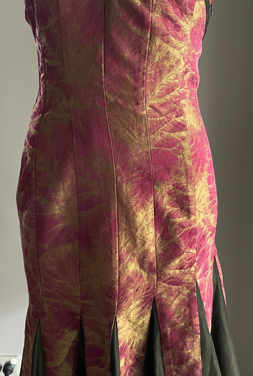 BANG by MESSINA Silk Sheath Dress Strapless Iridescent Khaki & Burgundy Sz 8 10