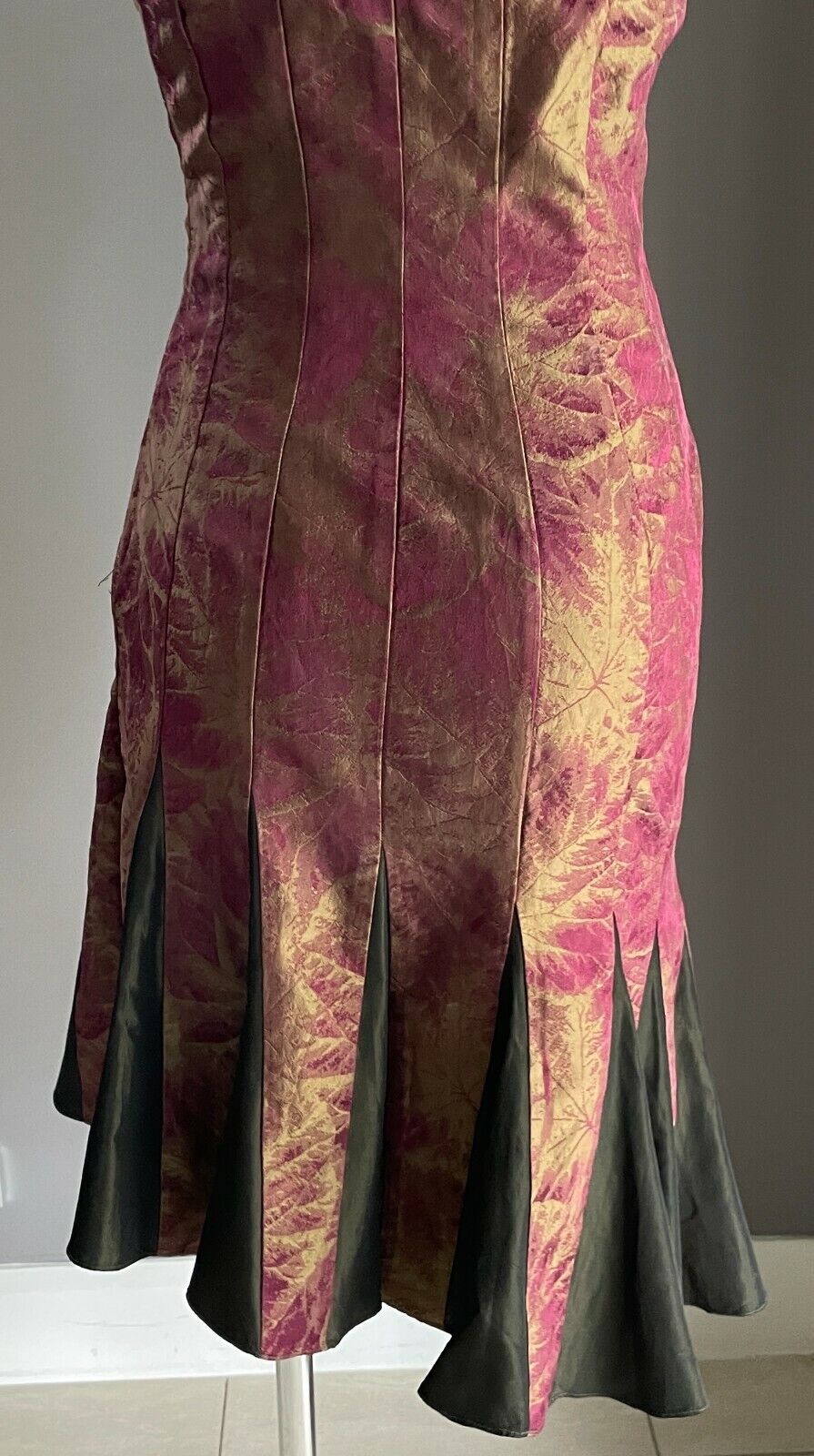 BANG by MESSINA Silk Sheath Dress Strapless Iridescent Khaki & Burgundy Sz 8 10