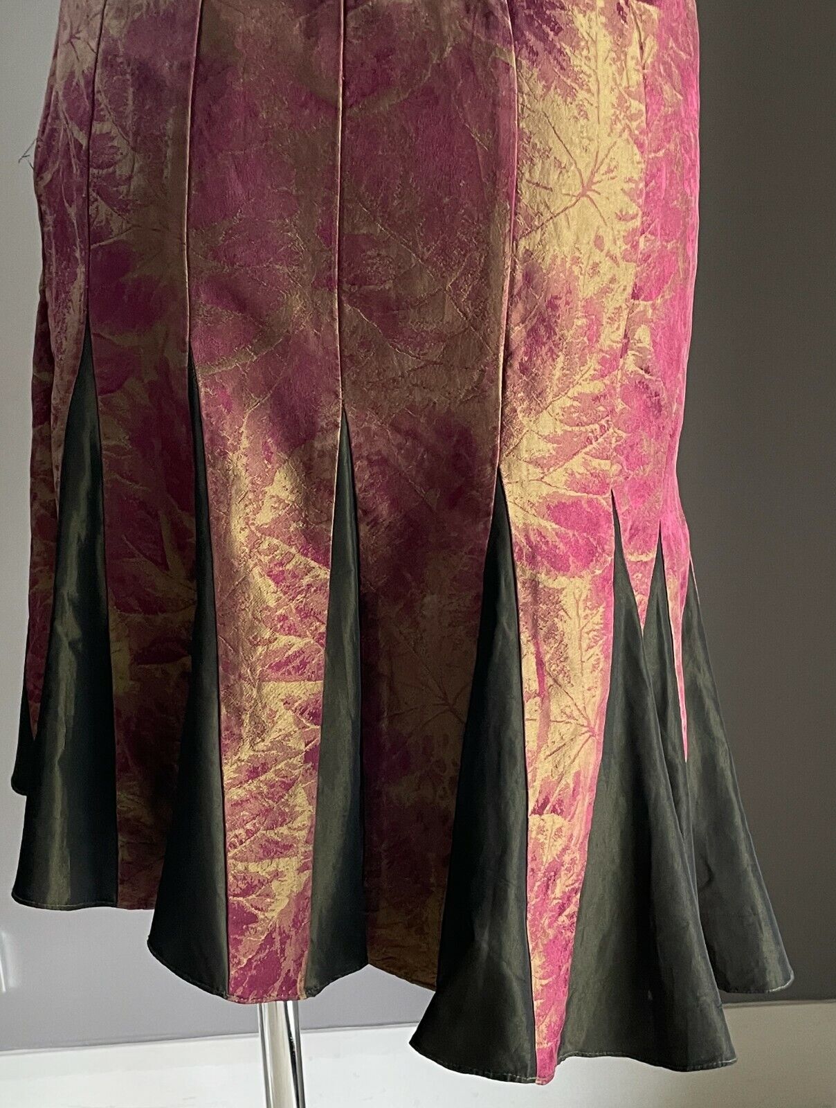 BANG by MESSINA Silk Sheath Dress Strapless Iridescent Khaki & Burgundy Sz 8 10