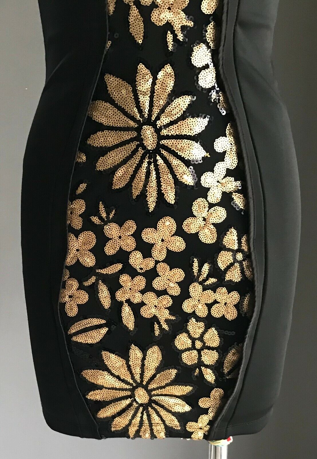 Sexy HEART ON FIRE Bodycon Dress Black Gold Floral Sequin Stretch Size 10 NEW