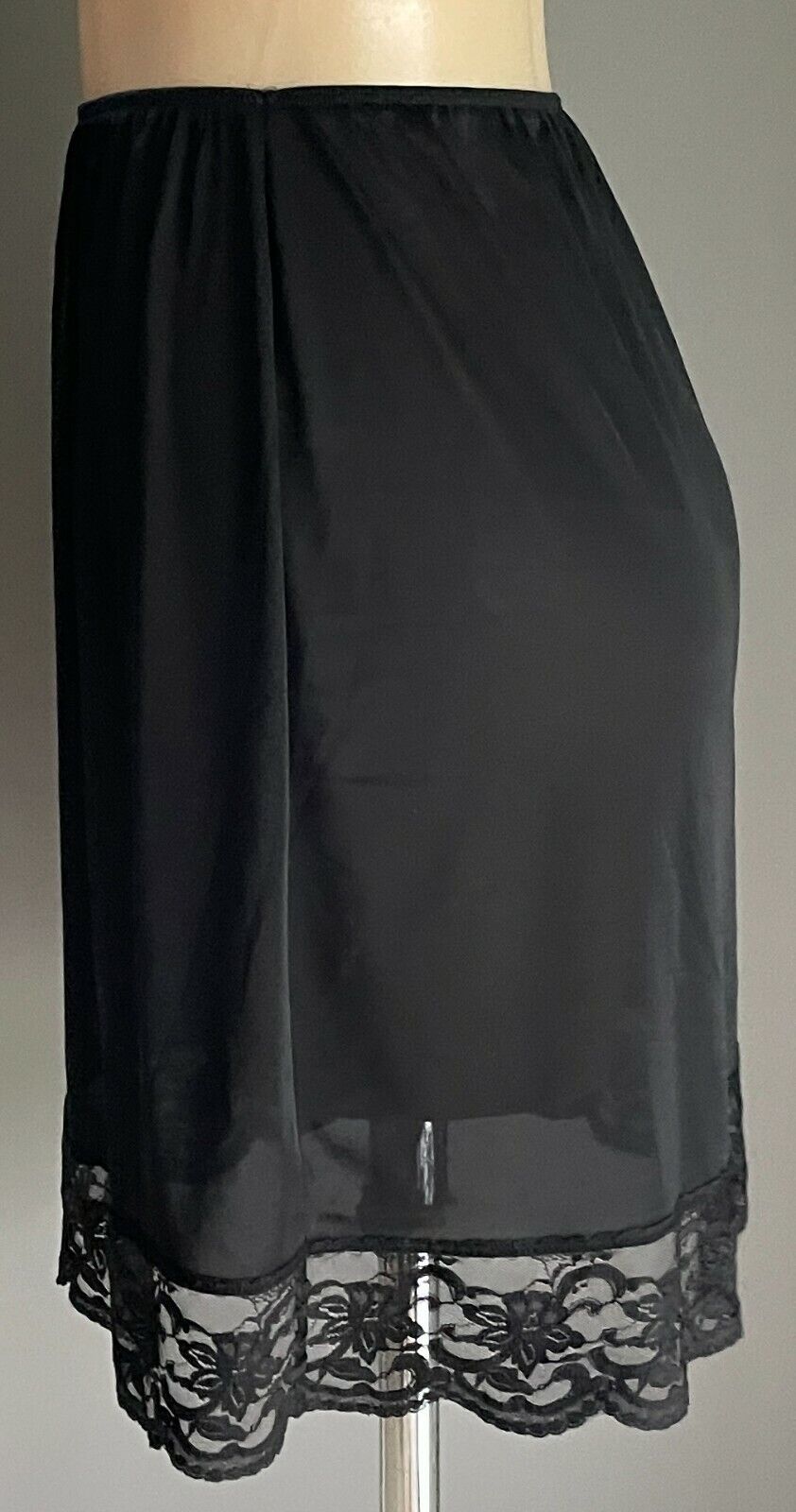 BASELAYERS Half Slip Vintage 1/2 Petticoat Black Elastic Waist Lace Hem Size 14