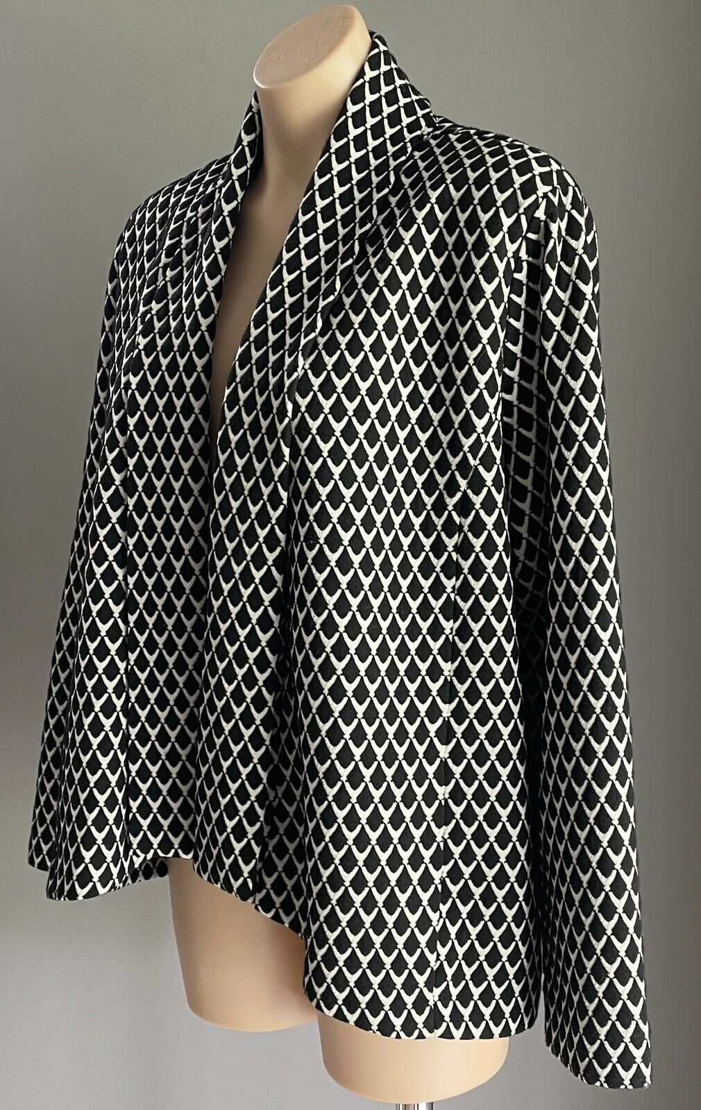 FELLA HAMILTON Jacket Shawl Lapel Black & Beige Print Long Sleeve Blazer Size 16