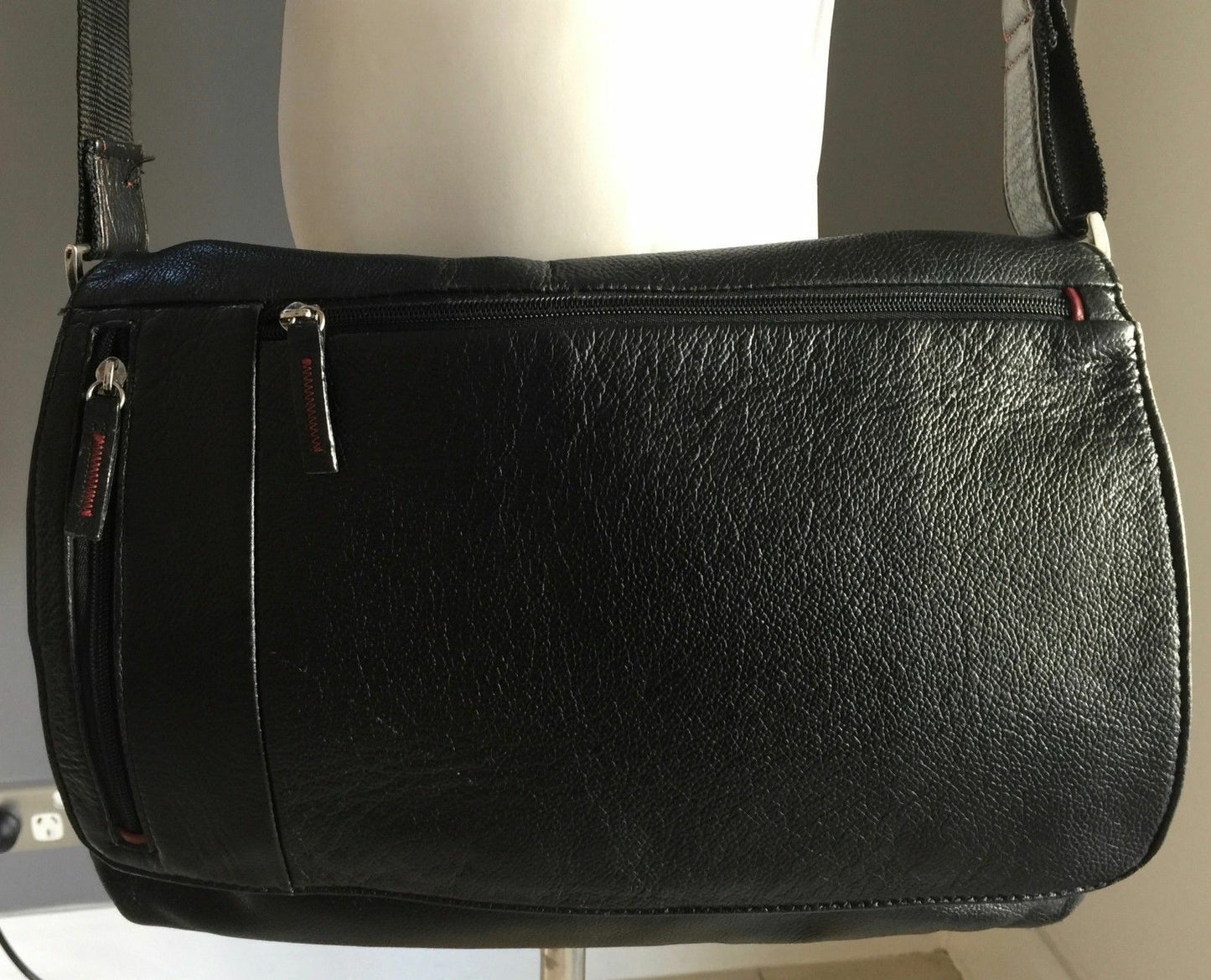 MONSAC Shoulder Bag Black Leather Satchel Crossbody Messenger TRAVEL Unisex