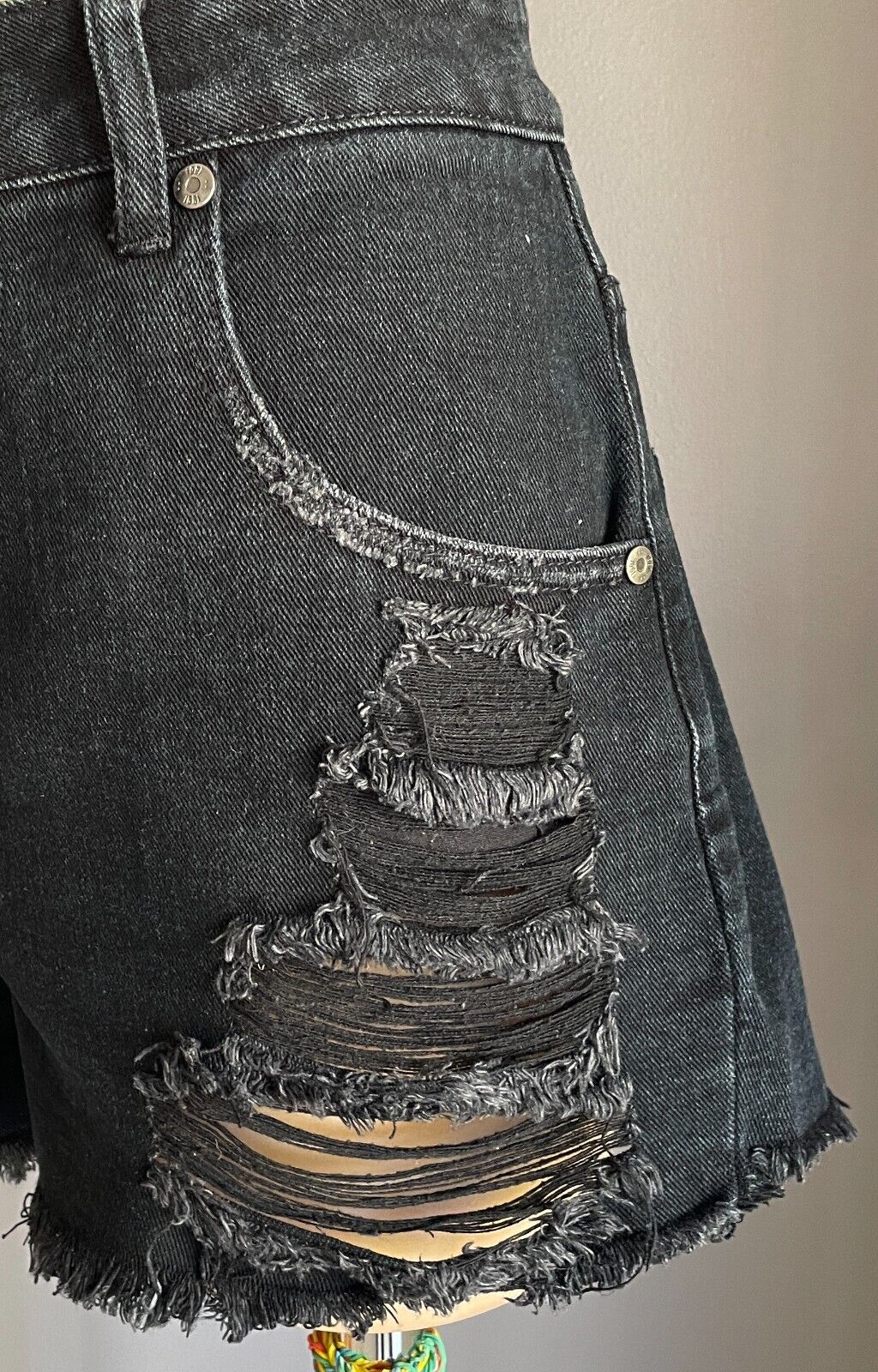COTTON ON Flashback Denim Jeans Shorts Black High Rise Distressed Fray Hem Sz 14