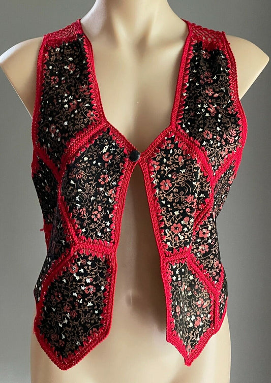 Vtg Suede Patchwork VEST Crochet Trim Boho Hippy Black Red Floral Print Size 12