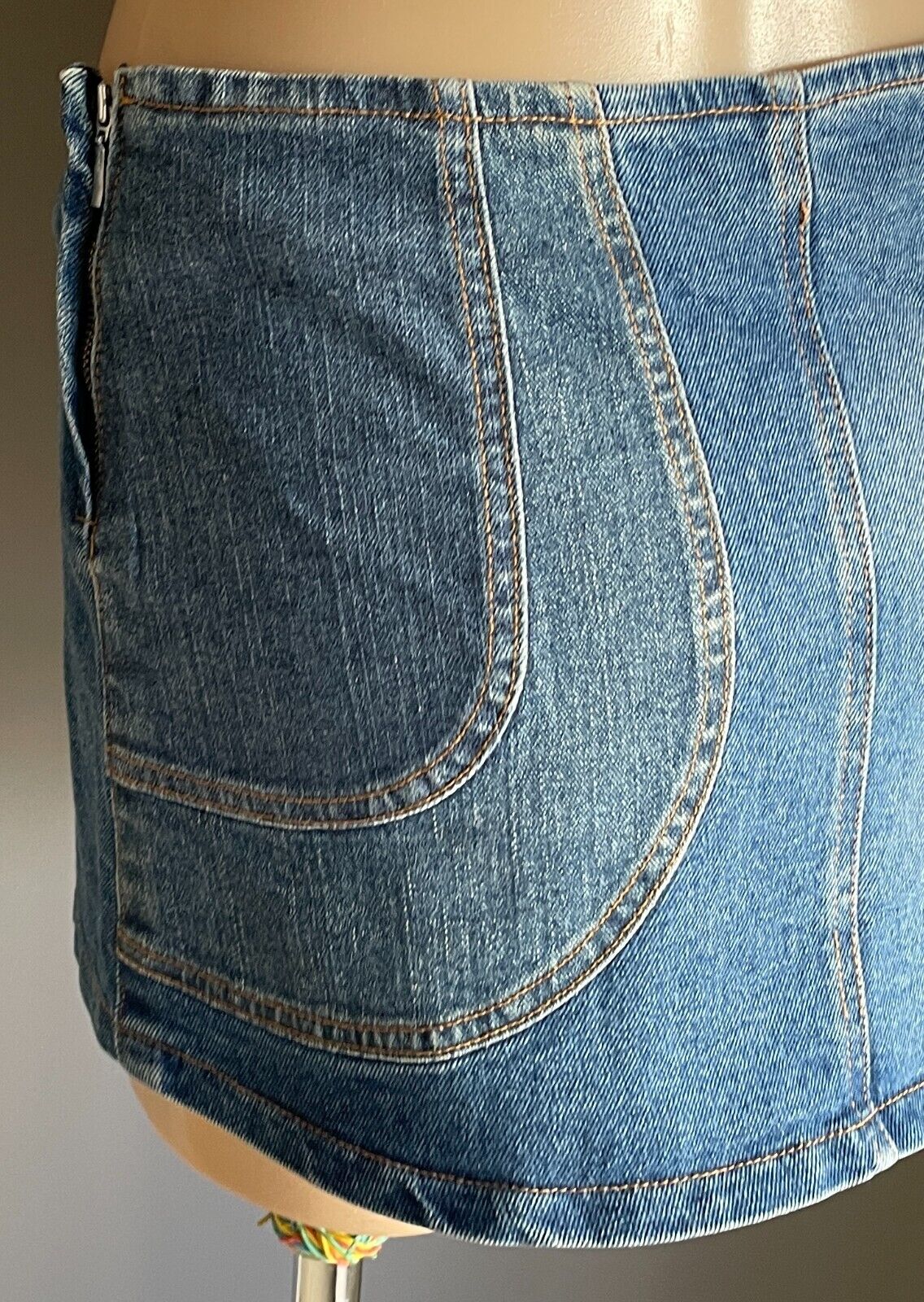 BLOCKOUT Jeans Mini Skirt Blue Denim Low Rise Micro Zip Pocket Trim Size 10