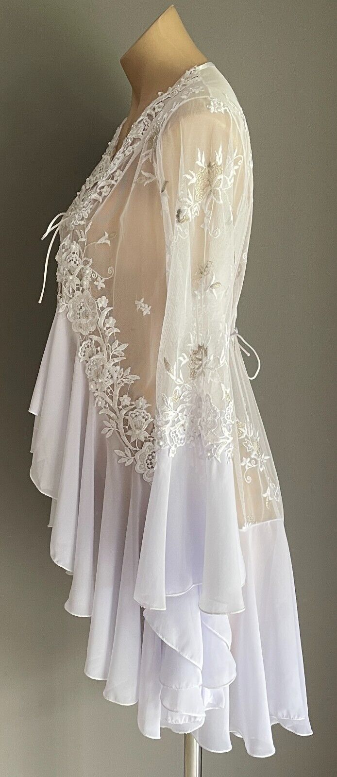 White Embroidered Beaded Lace Jacket ChiffonNet Long Trumpet Sleeve Size 16 Glam