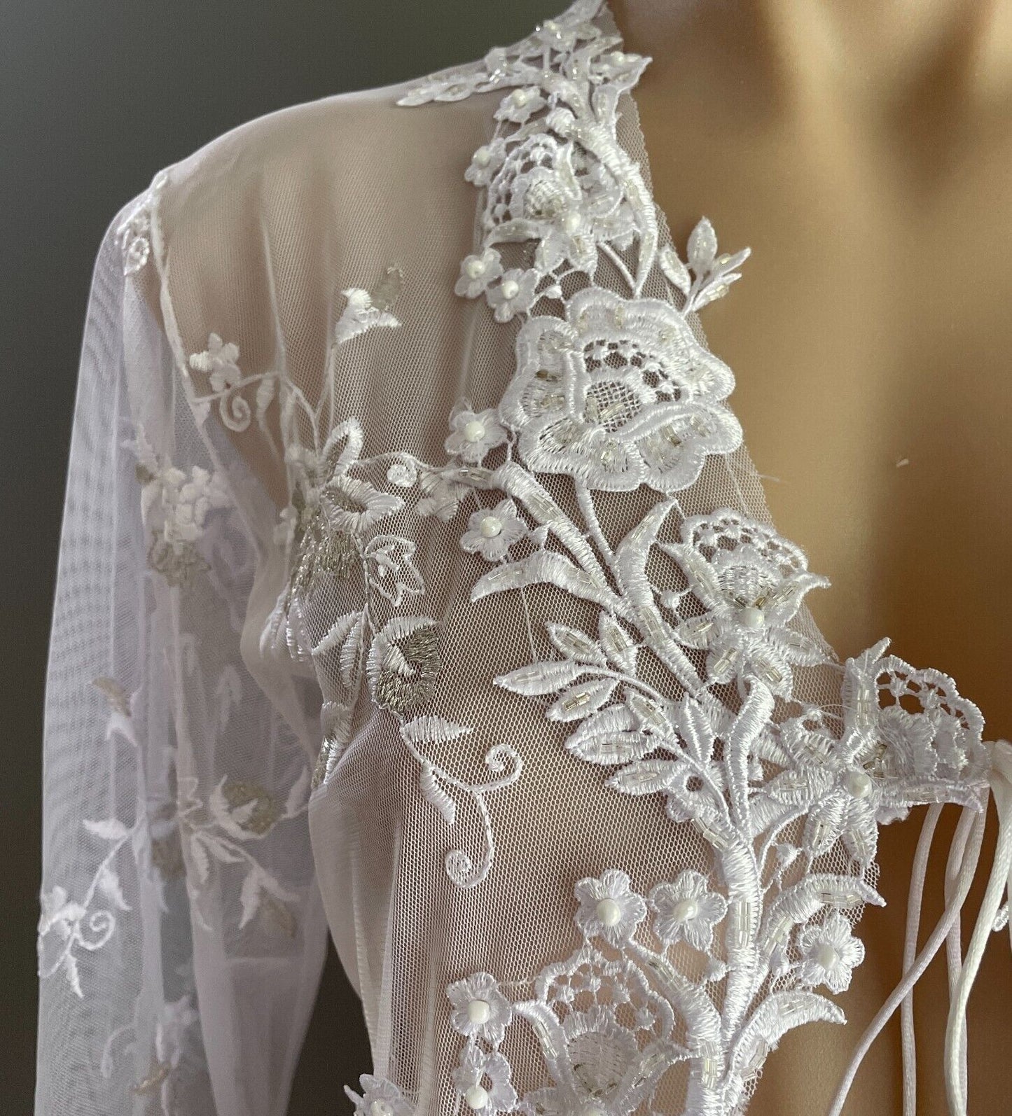 White Embroidered Beaded Lace Jacket ChiffonNet Long Trumpet Sleeve Size 16 Glam