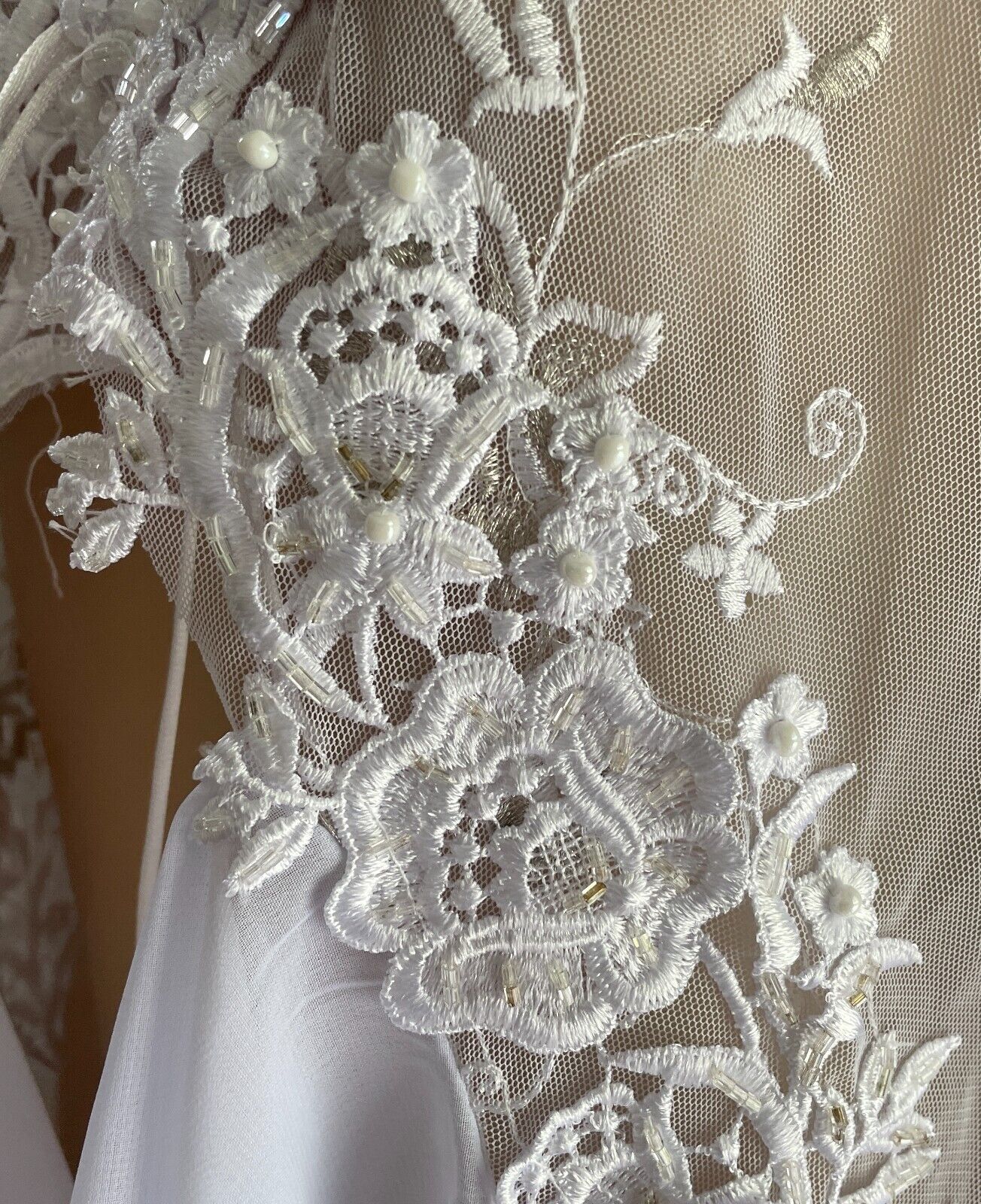 White Embroidered Beaded Lace Jacket ChiffonNet Long Trumpet Sleeve Size 16 Glam