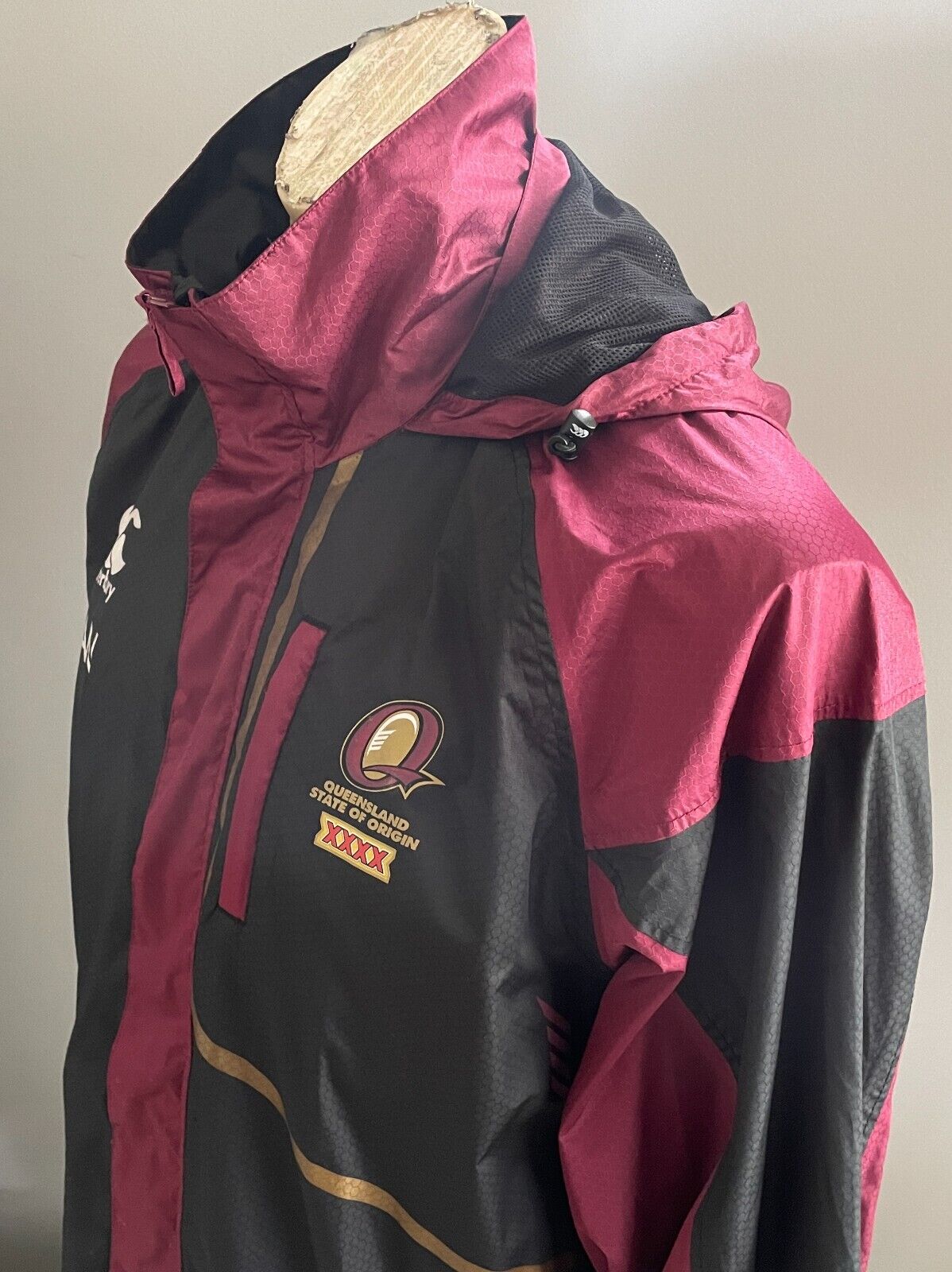 CANTERBURY QLD State Of Origin Anorak Spray Jacket Mens XL Maroon Black Hoody