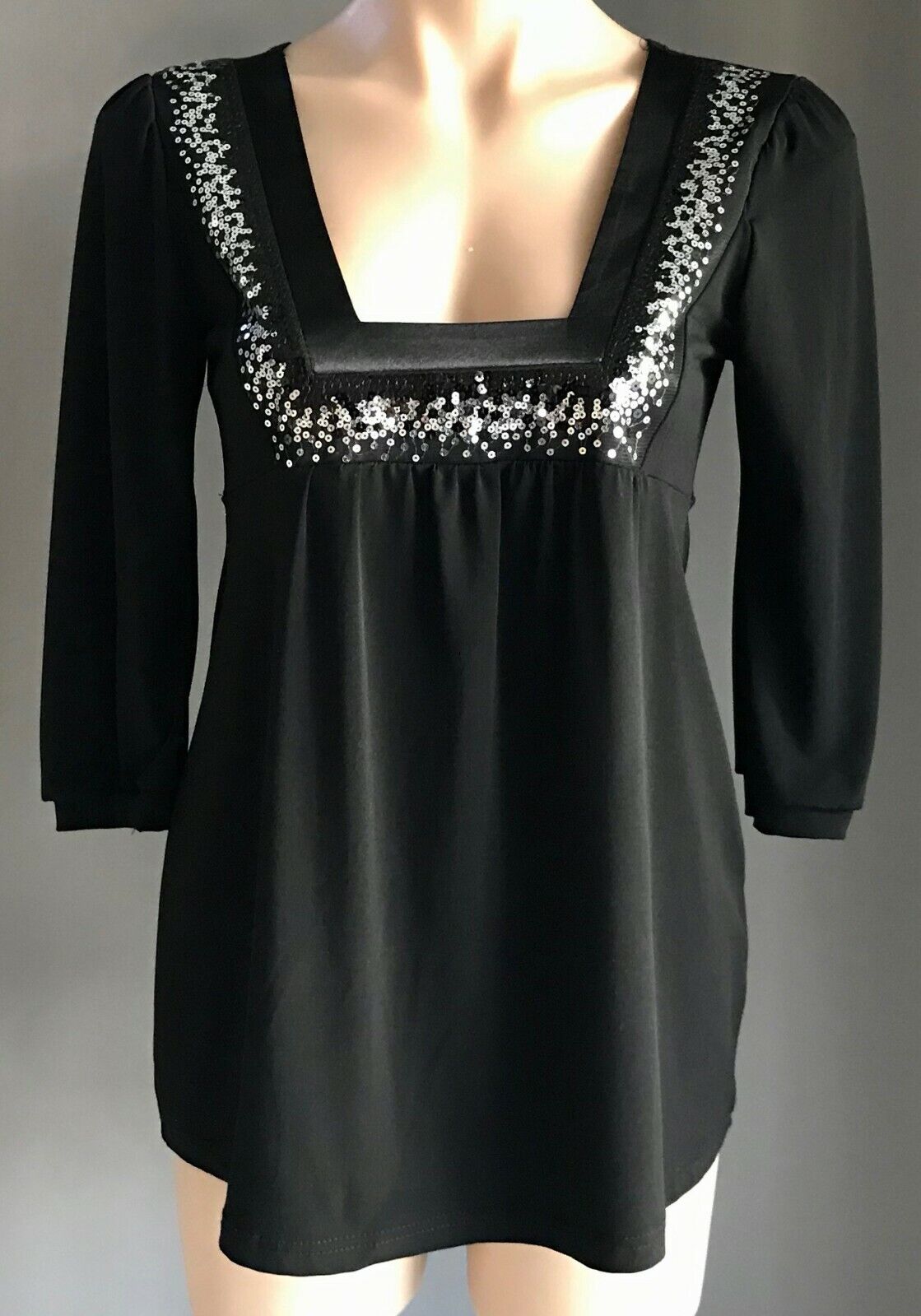 MISS ME Black 3/4 Sleeve Stretch Top Black & Silver Sequin Trim Size 10 12 NEW