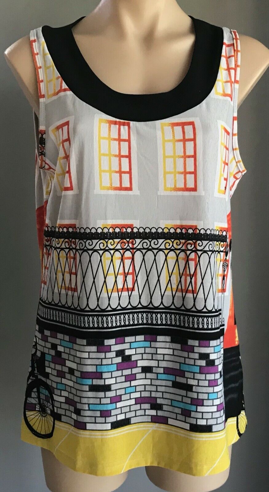 CORDELIA ST Colourful Top Street Scape Print Sleeveless Stretch Scoop Size 16