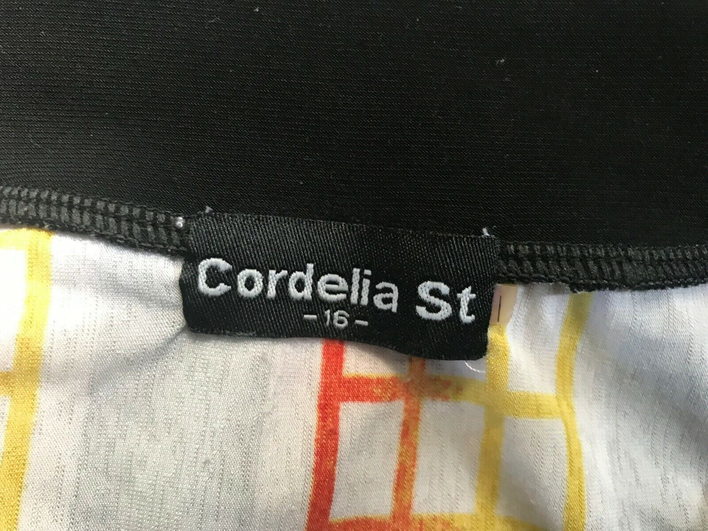 CORDELIA ST Colourful Top Street Scape Print Sleeveless Stretch Scoop Size 16