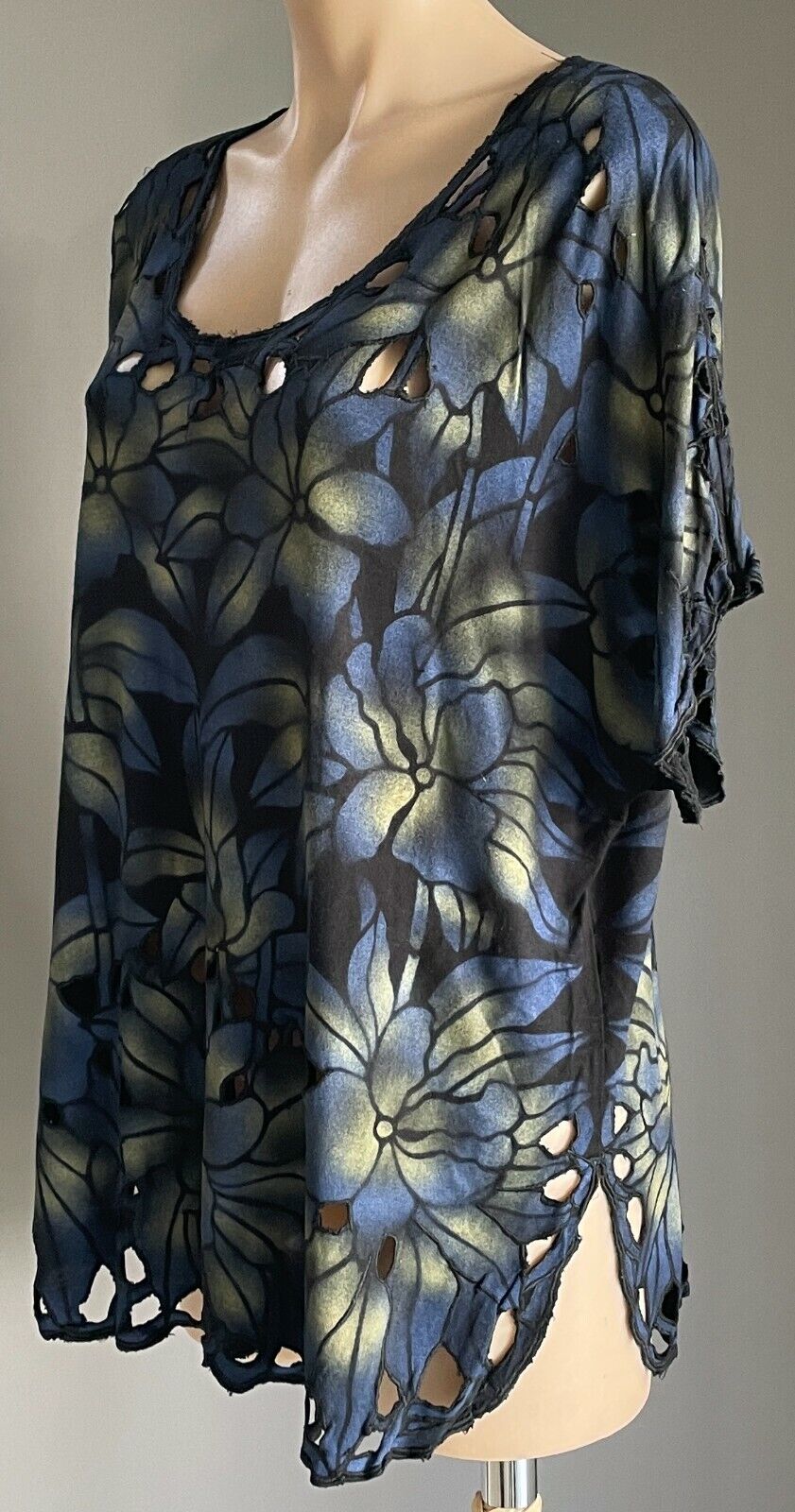 METANA Top Blue Black Khaki Cap Sleeve Floral Print Blouse Cutouts Sz XXL 14 16