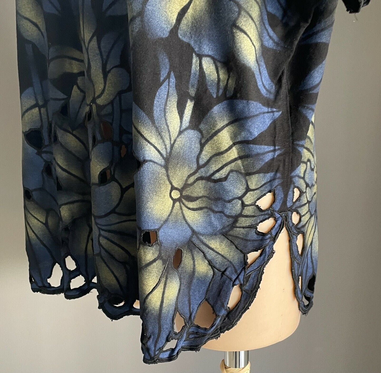 METANA Top Blue Black Khaki Cap Sleeve Floral Print Blouse Cutouts Sz XXL 14 16