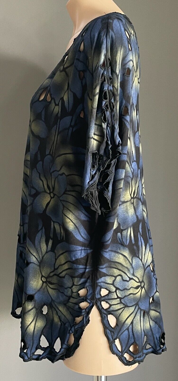 METANA Top Blue Black Khaki Cap Sleeve Floral Print Blouse Cutouts Sz XXL 14 16