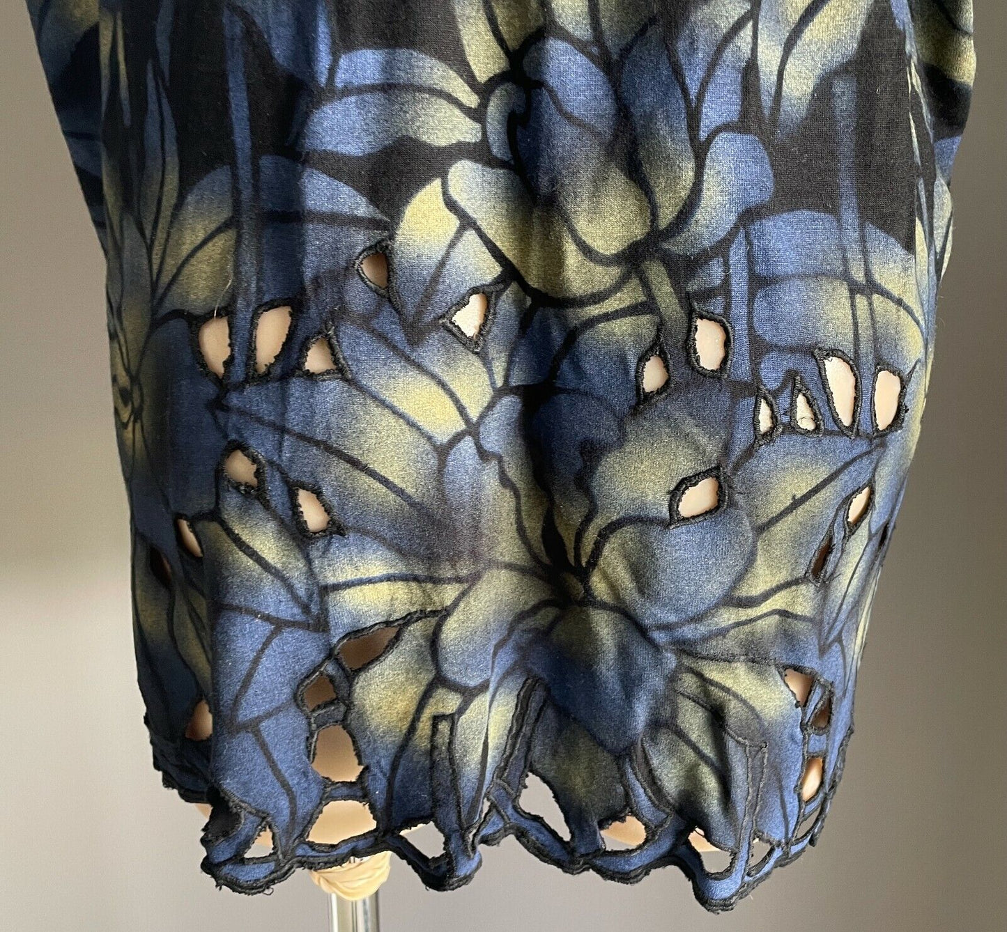 METANA Top Blue Black Khaki Cap Sleeve Floral Print Blouse Cutouts Sz XXL 14 16
