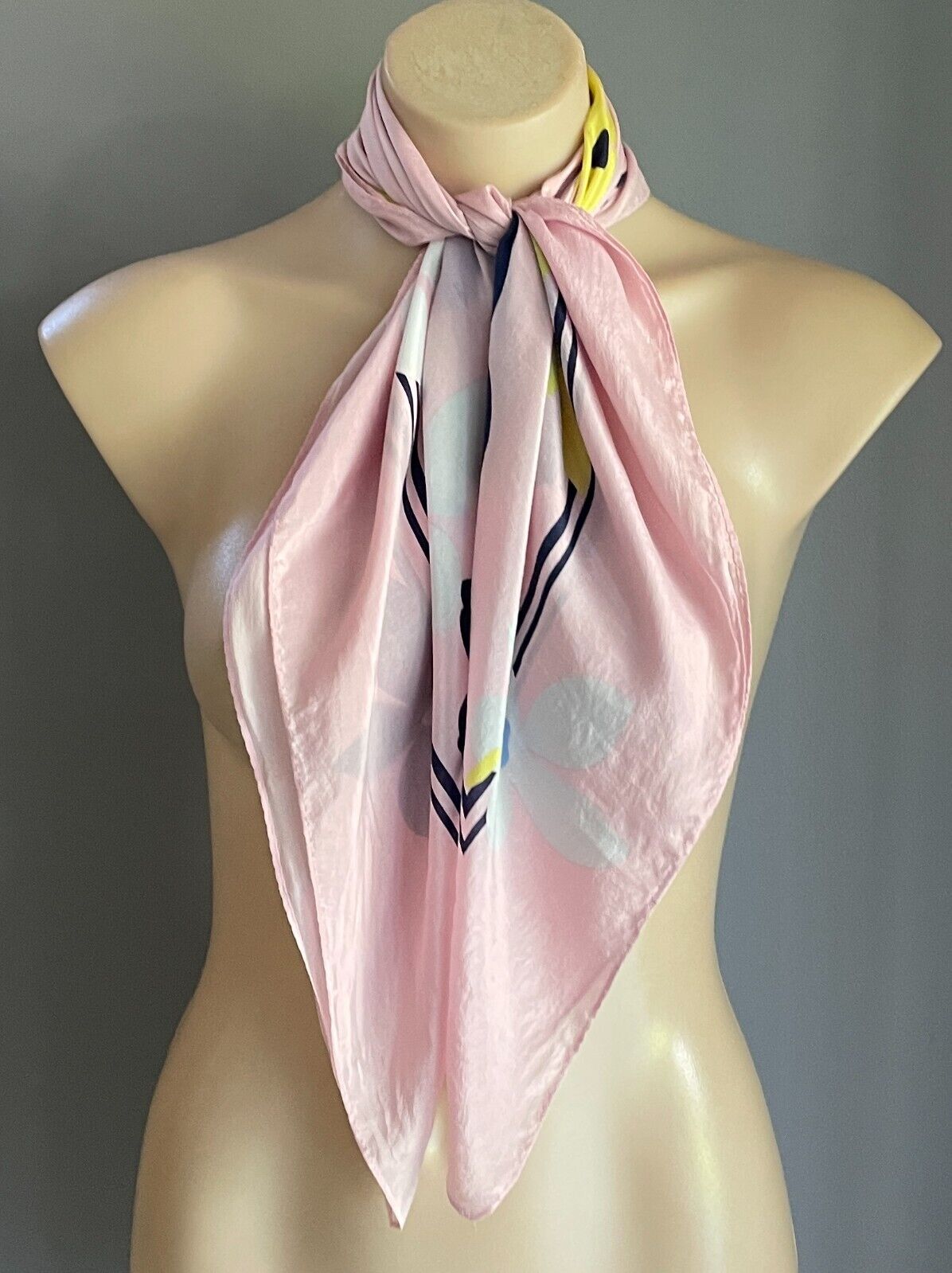 Neck SCARF Pale Pink Coloured Floral Print Shawl Rectangle Very Pretty 80x77cm