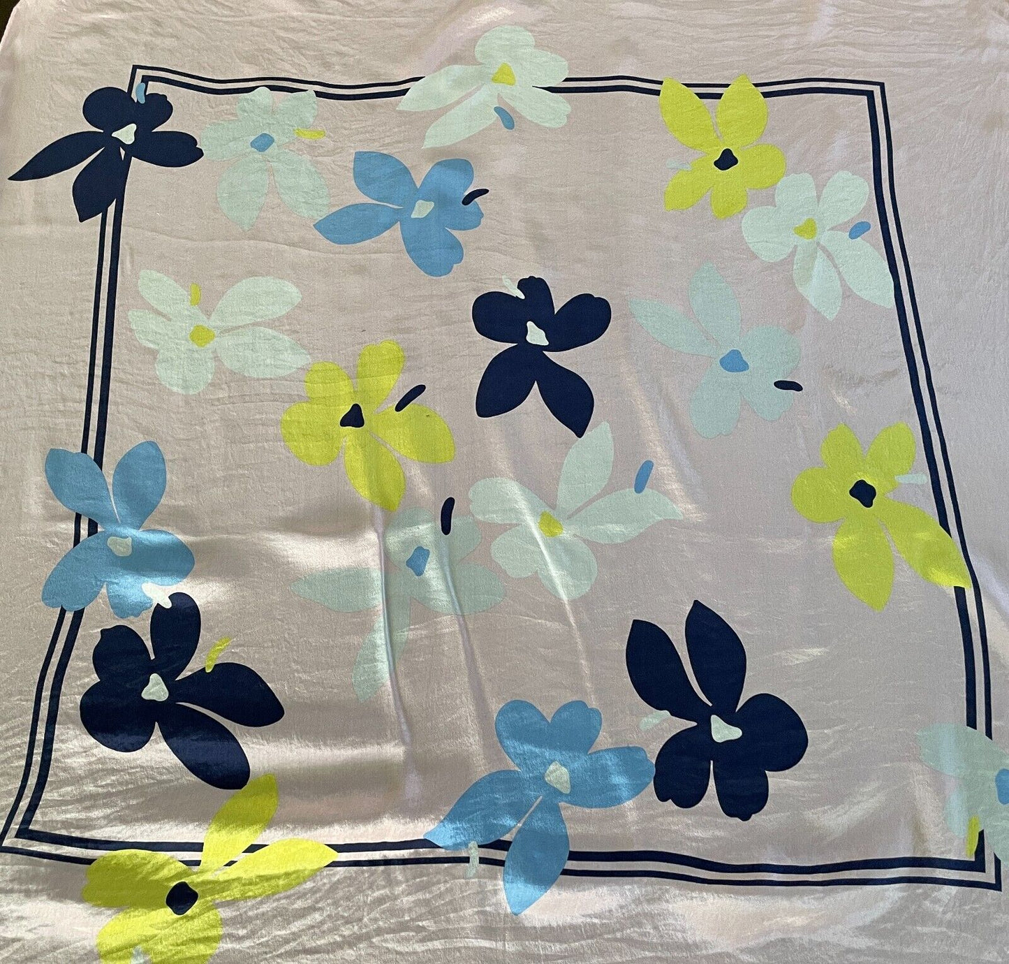 Neck SCARF Pale Pink Coloured Floral Print Shawl Rectangle Very Pretty 80x77cm