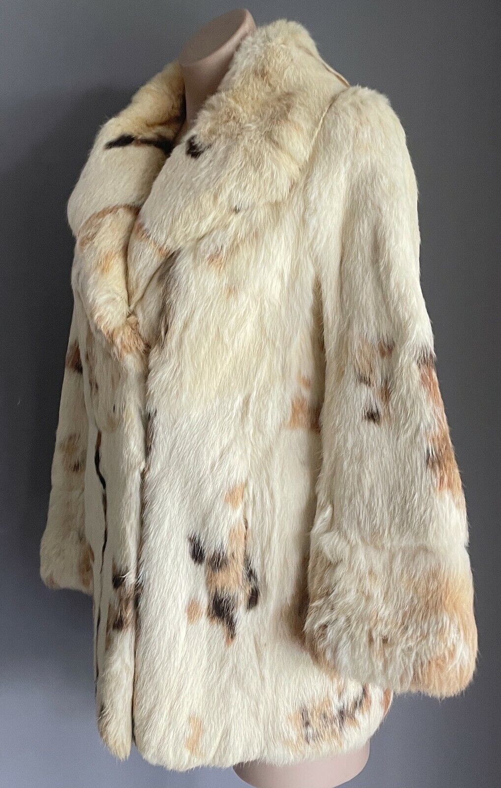 LEVY FURS Sydney Cream & Brown Rabbit (?) FUR COAT Long Sleeve Size 10 Vintage