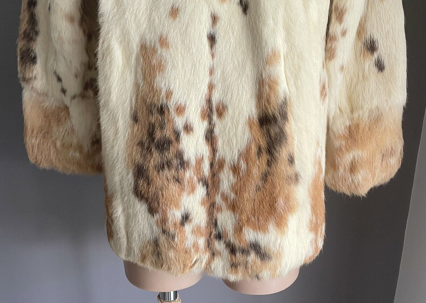 LEVY FURS Sydney Cream & Brown Rabbit (?) FUR COAT Long Sleeve Size 10 Vintage