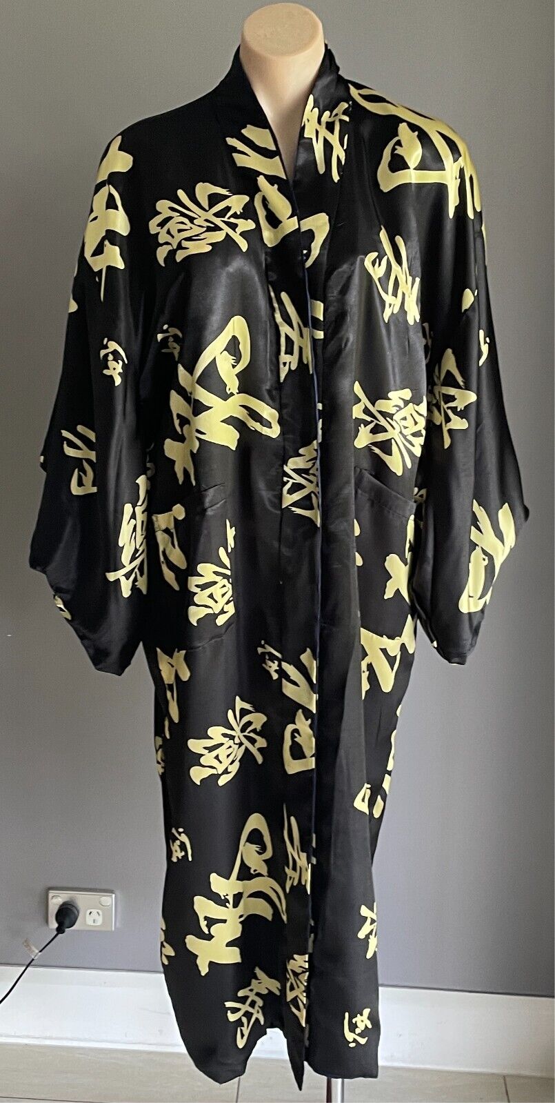 KIMONO Robe Reversible Black Gold Blue Dragon Print Size M Short SleevesOriental