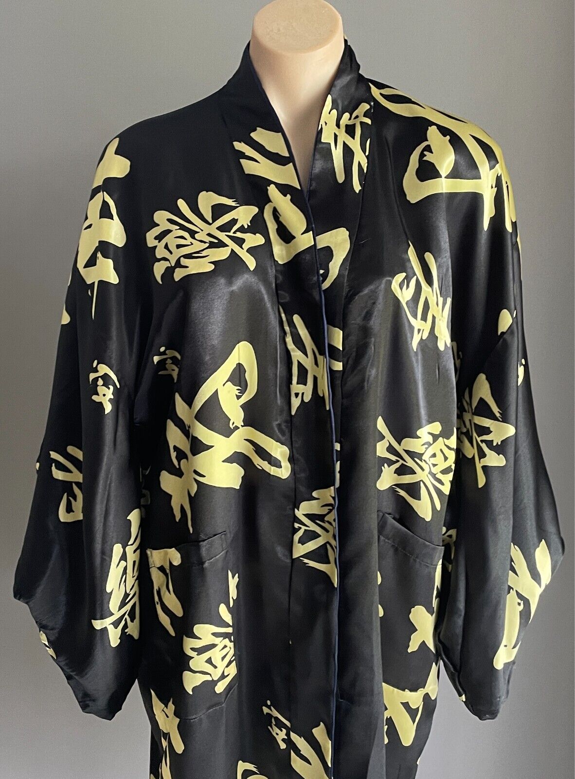 KIMONO Robe Reversible Black Gold Blue Dragon Print Size M Short SleevesOriental