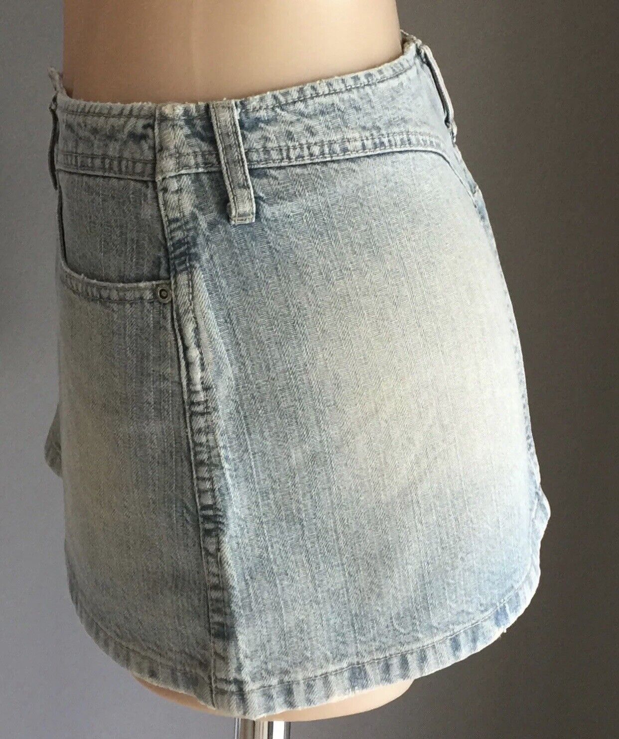 RIDERS by LEE Jeans Mini Skirt Blue Denim Faded Ladies Sz14 Cheeky Bum Vintage