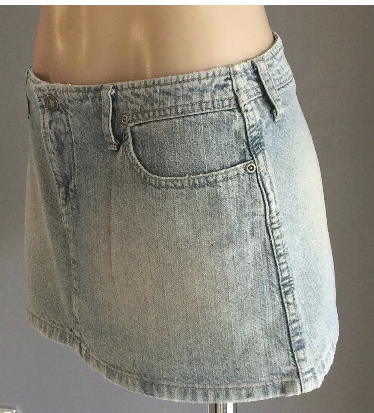 RIDERS by LEE Jeans Mini Skirt Blue Denim Faded Ladies Sz14 Cheeky Bum Vintage
