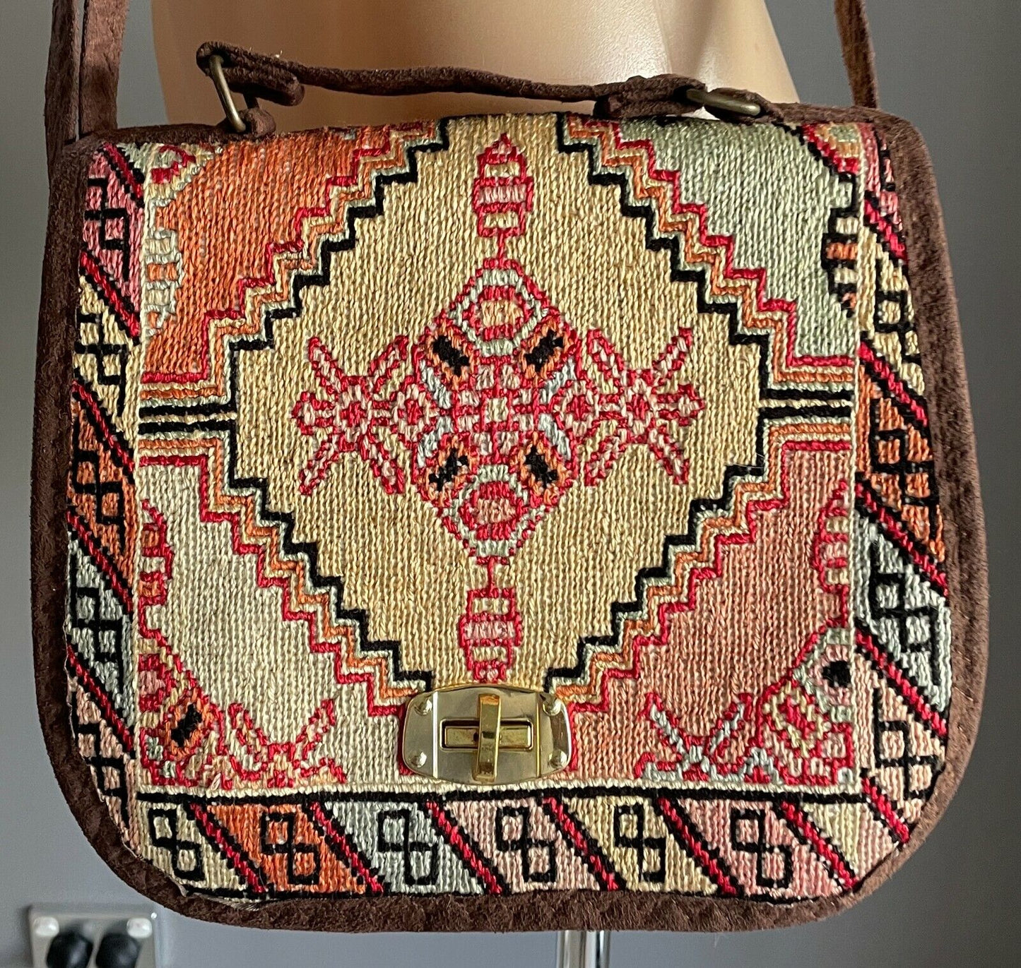 MATRIS HANDICRAFTS UNESCO Shoulder Bag Brown Faux Suede Trim & Tapestry Clutch