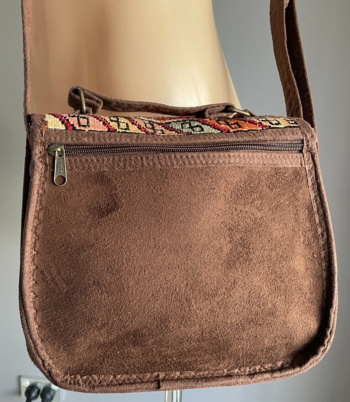 MATRIS HANDICRAFTS UNESCO Shoulder Bag Brown Faux Suede Trim & Tapestry Clutch