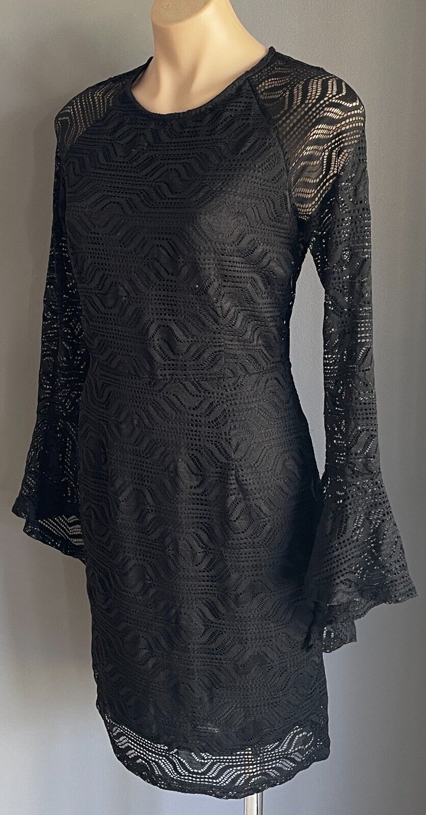 TUSSAH Black Lace Open Back Long Bell Sleeve Sheath Dress Size 10 NEW