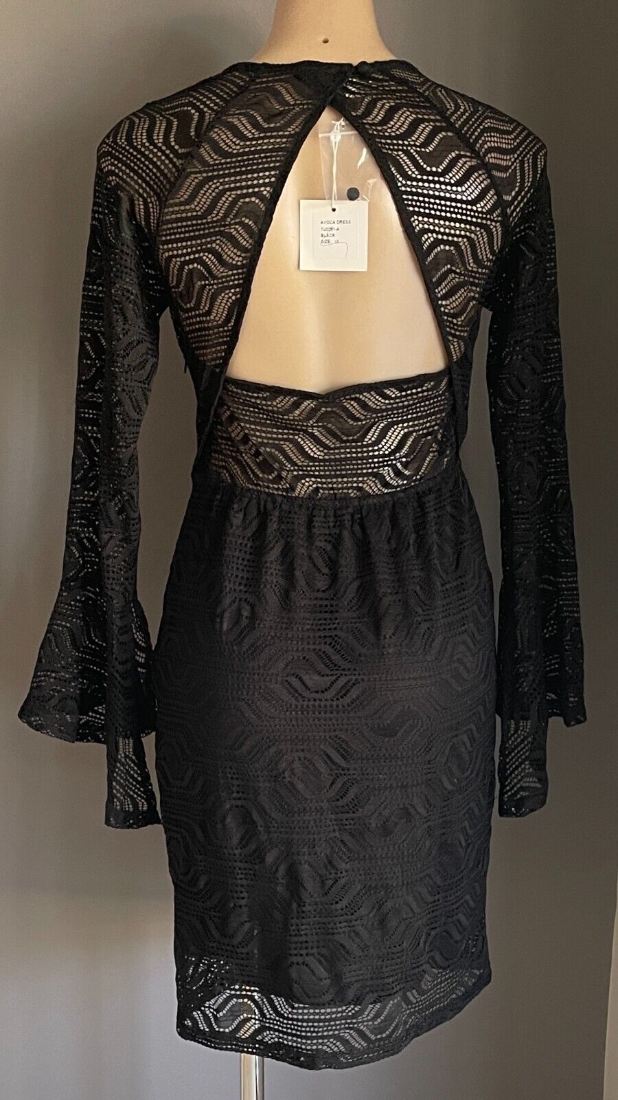 TUSSAH Black Lace Open Back Long Bell Sleeve Sheath Dress Size 10 NEW