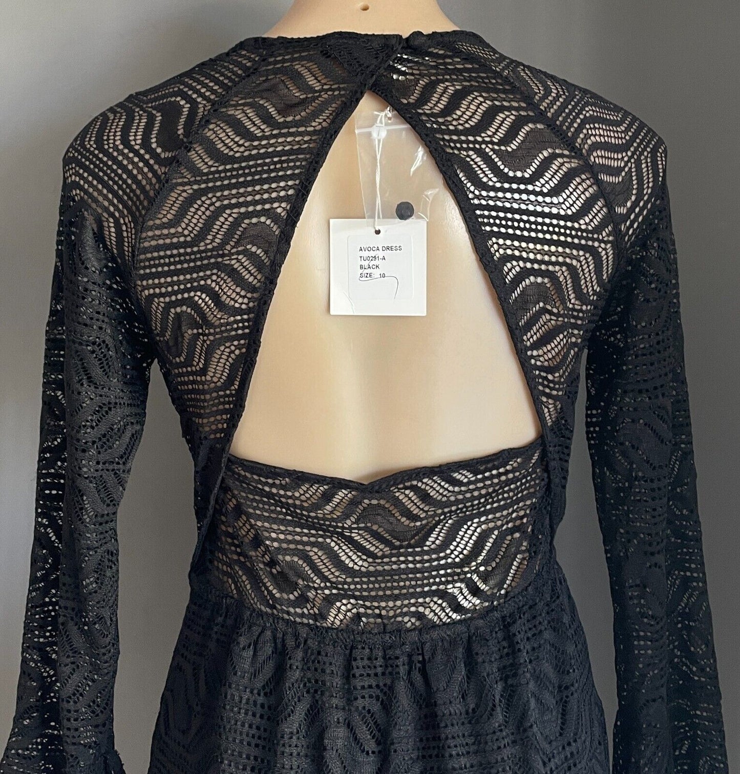 TUSSAH Black Lace Open Back Long Bell Sleeve Sheath Dress Size 10 NEW