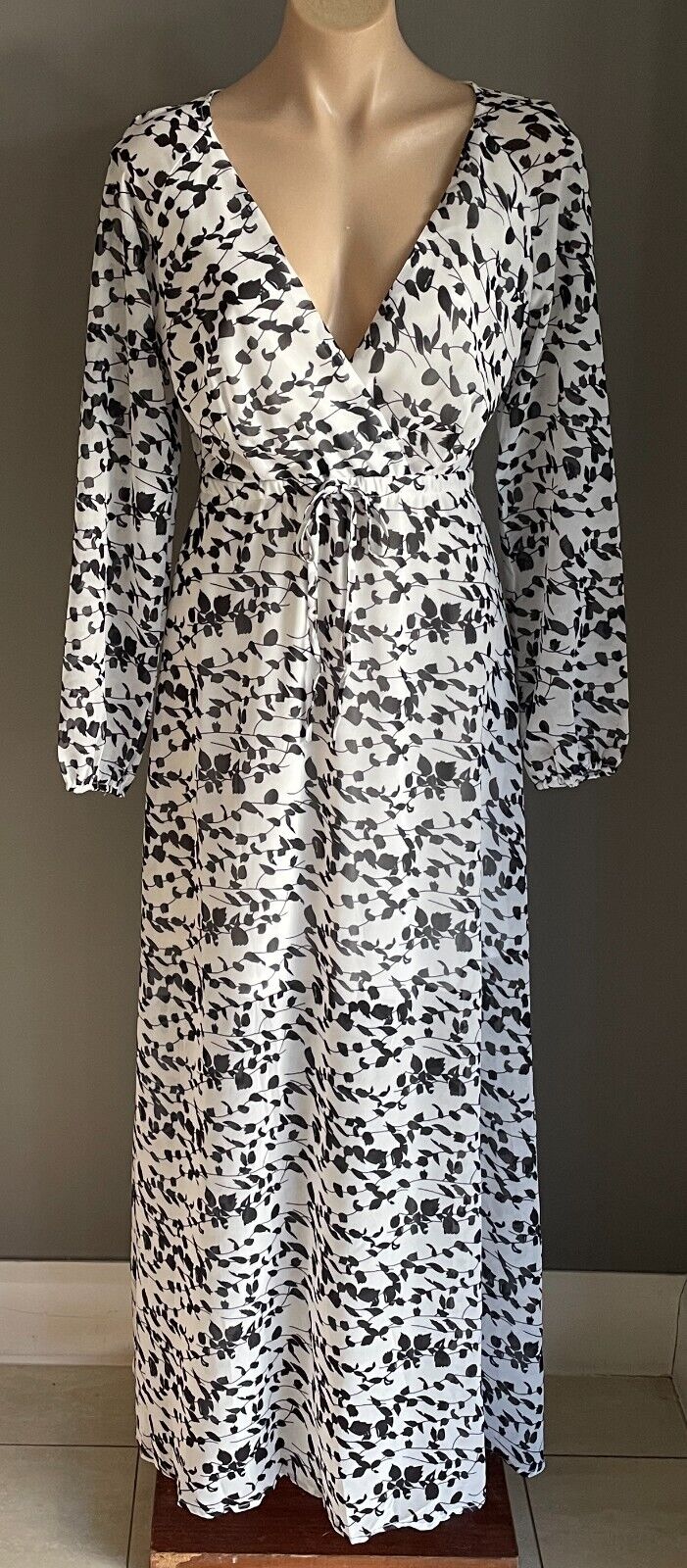 REVERSE Maxi Dress White Black Floral Print Long Sleeve Drawstring Waist M 10
